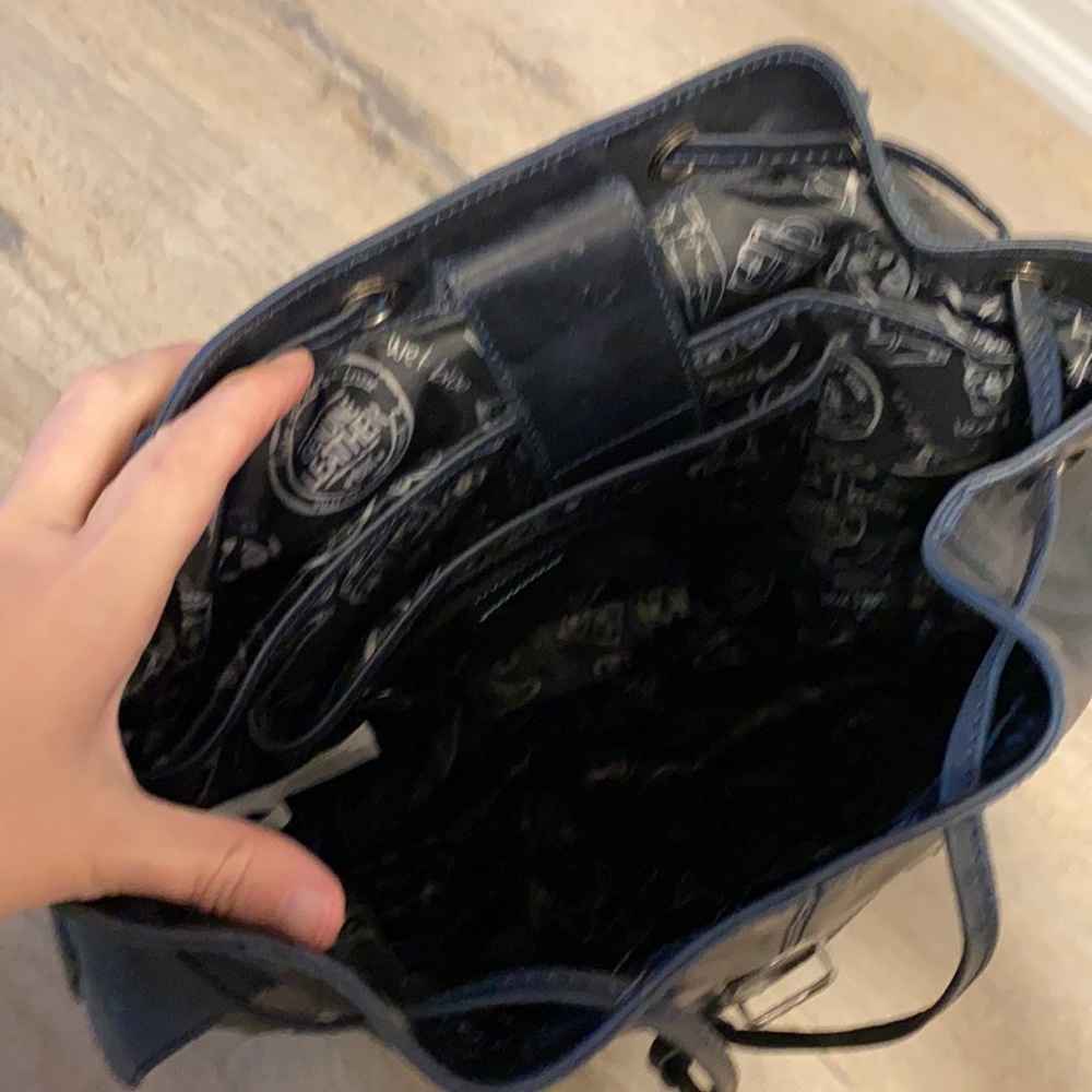 Vélez Leather Backpack - Picture 4 of 10